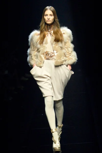 Look 27